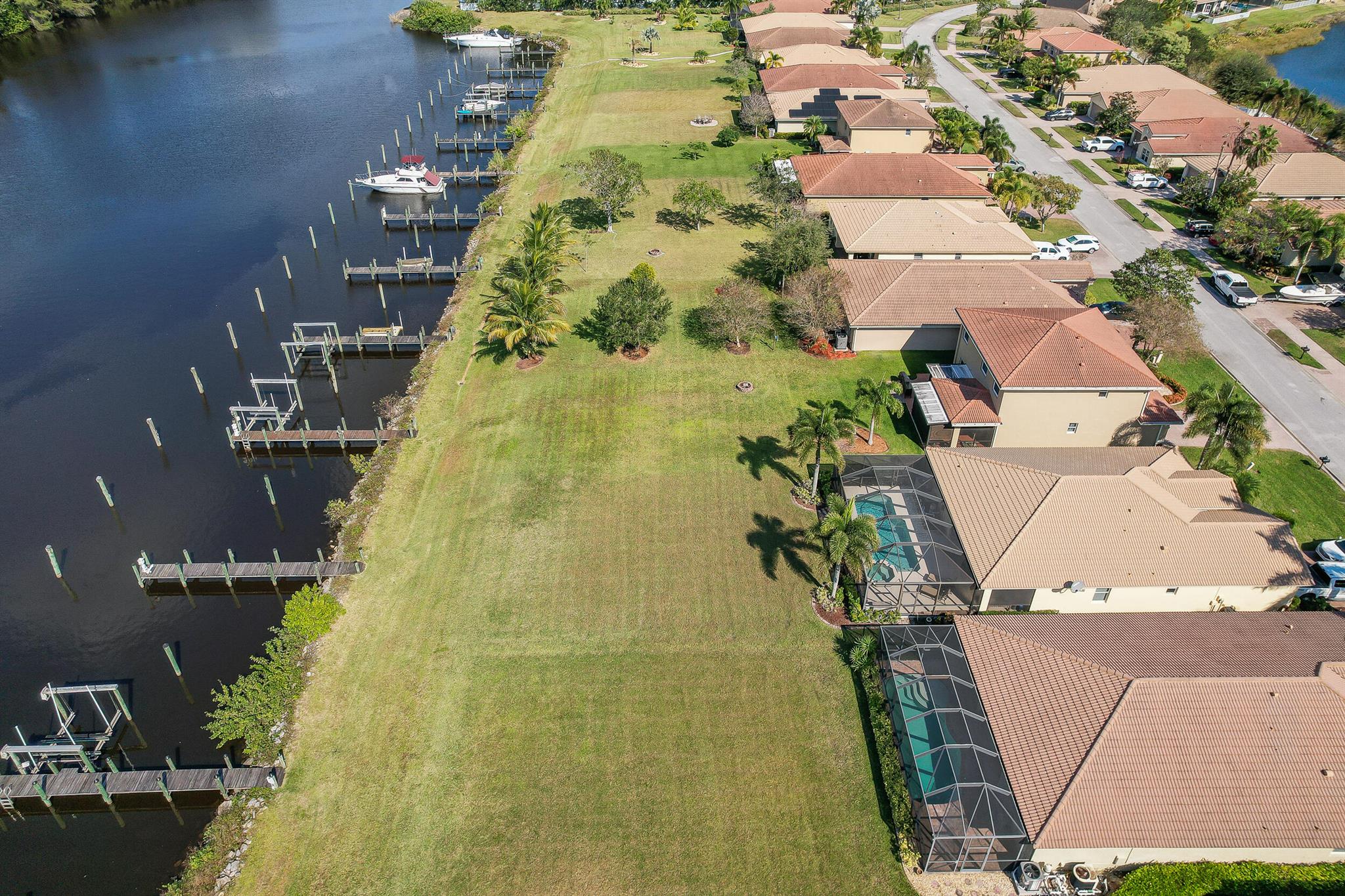 RIVER MARINA - Residential