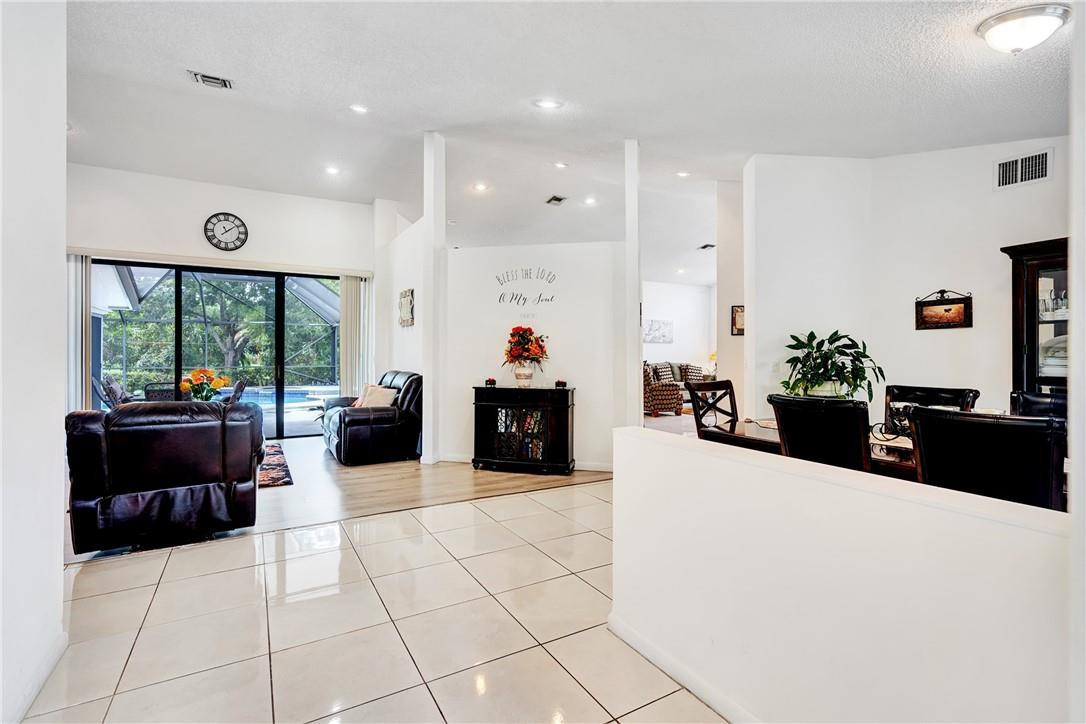 WEST GLEN - Residential