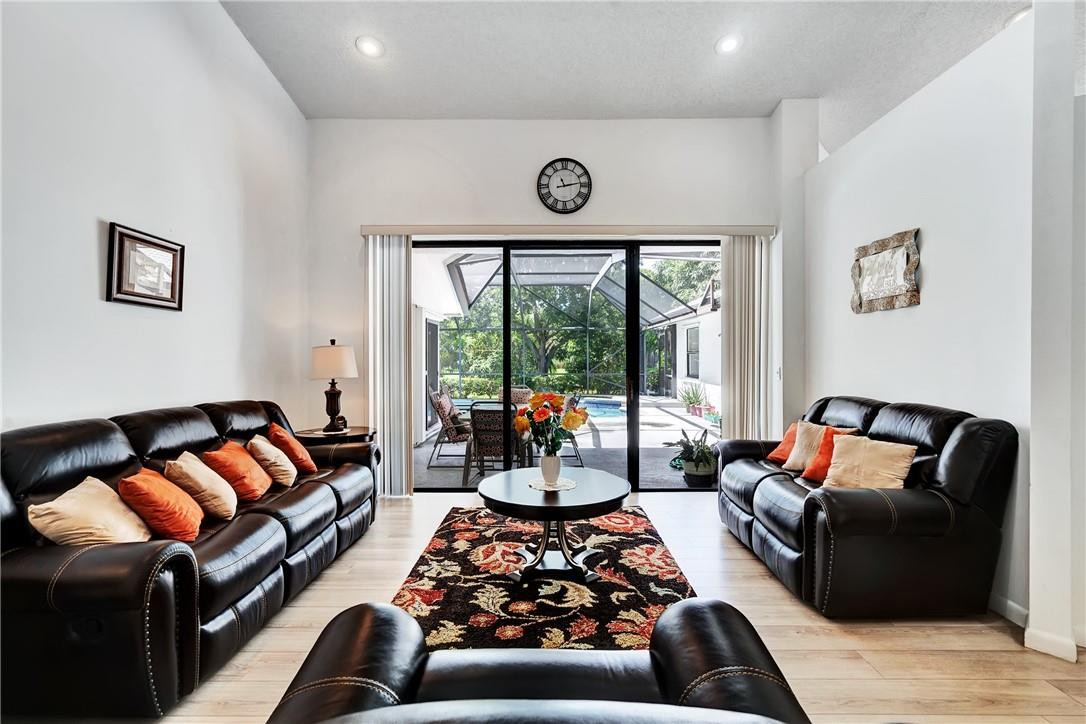 WEST GLEN - Residential