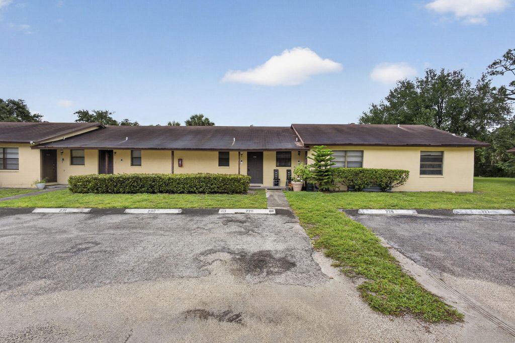 Photo of 4661 Perth Road #4661, West Palm Beach, FL 33415 (MLS # B26024764)