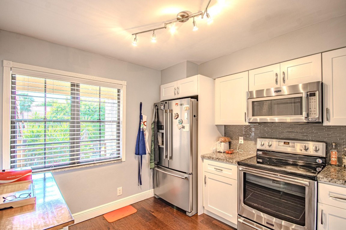 ASPEN  GLEN CONDO - Residential