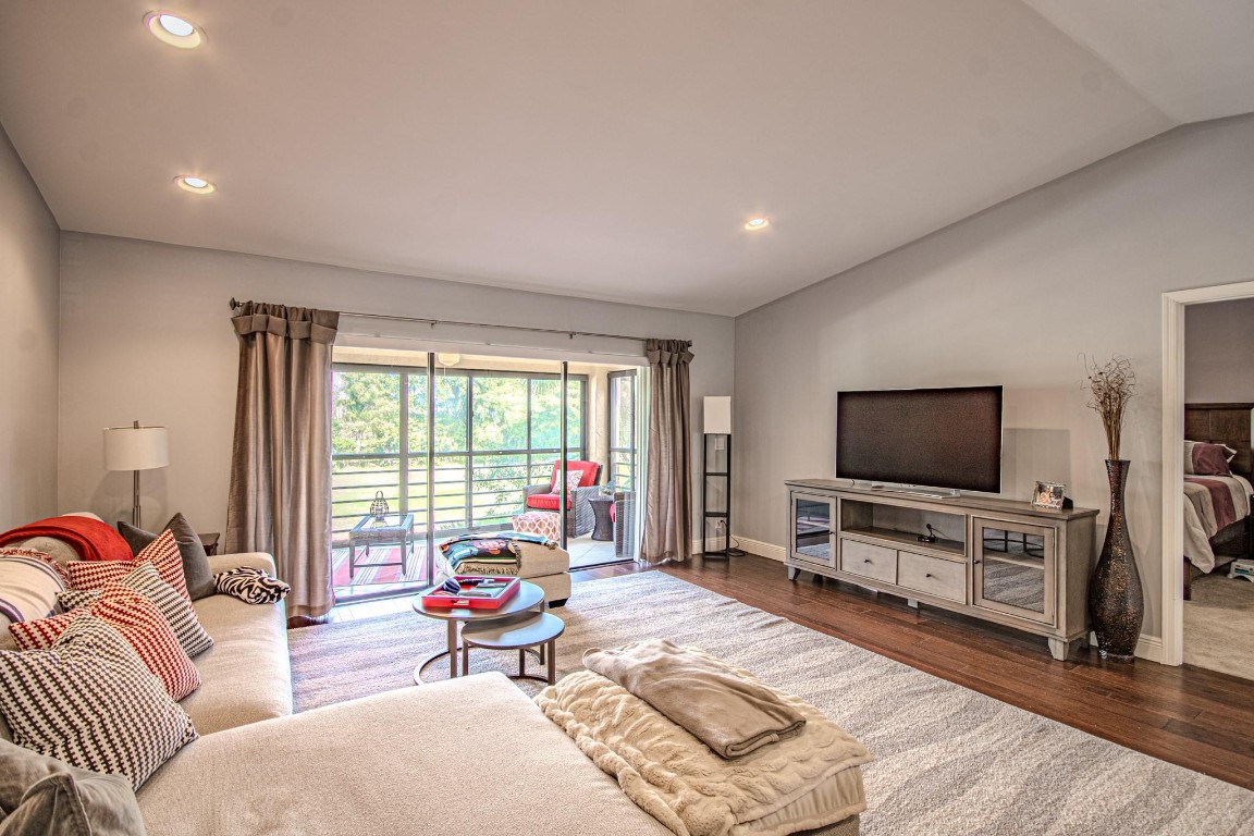 ASPEN  GLEN CONDO - Residential