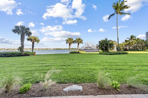 Photo of 124 Lakeshore Drive #G35, North Palm Beach, FL 33408 (MLS # B26025744)