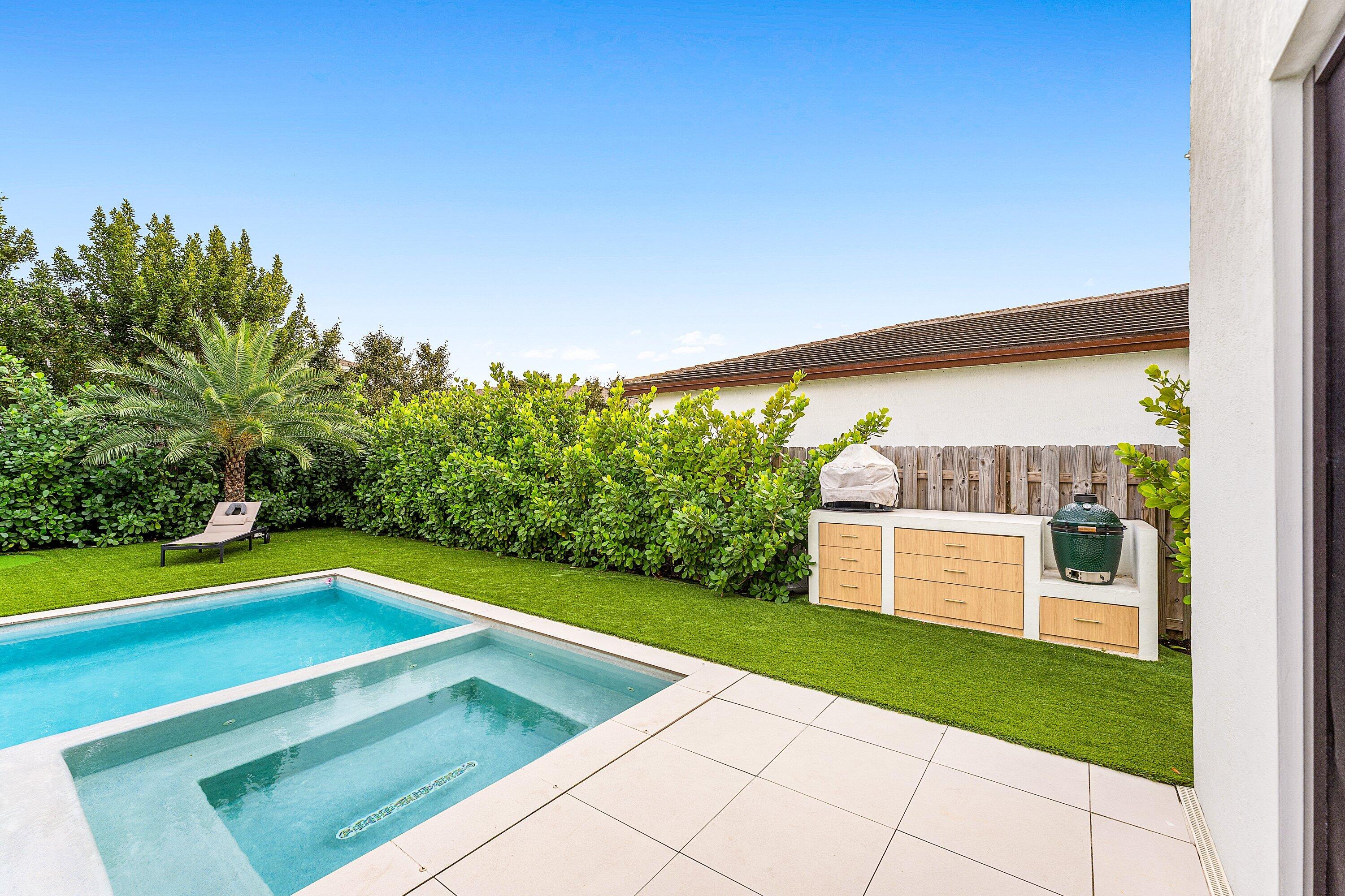 VIA VENTURA NEIGHBORHOOD 1 - Residential Lease