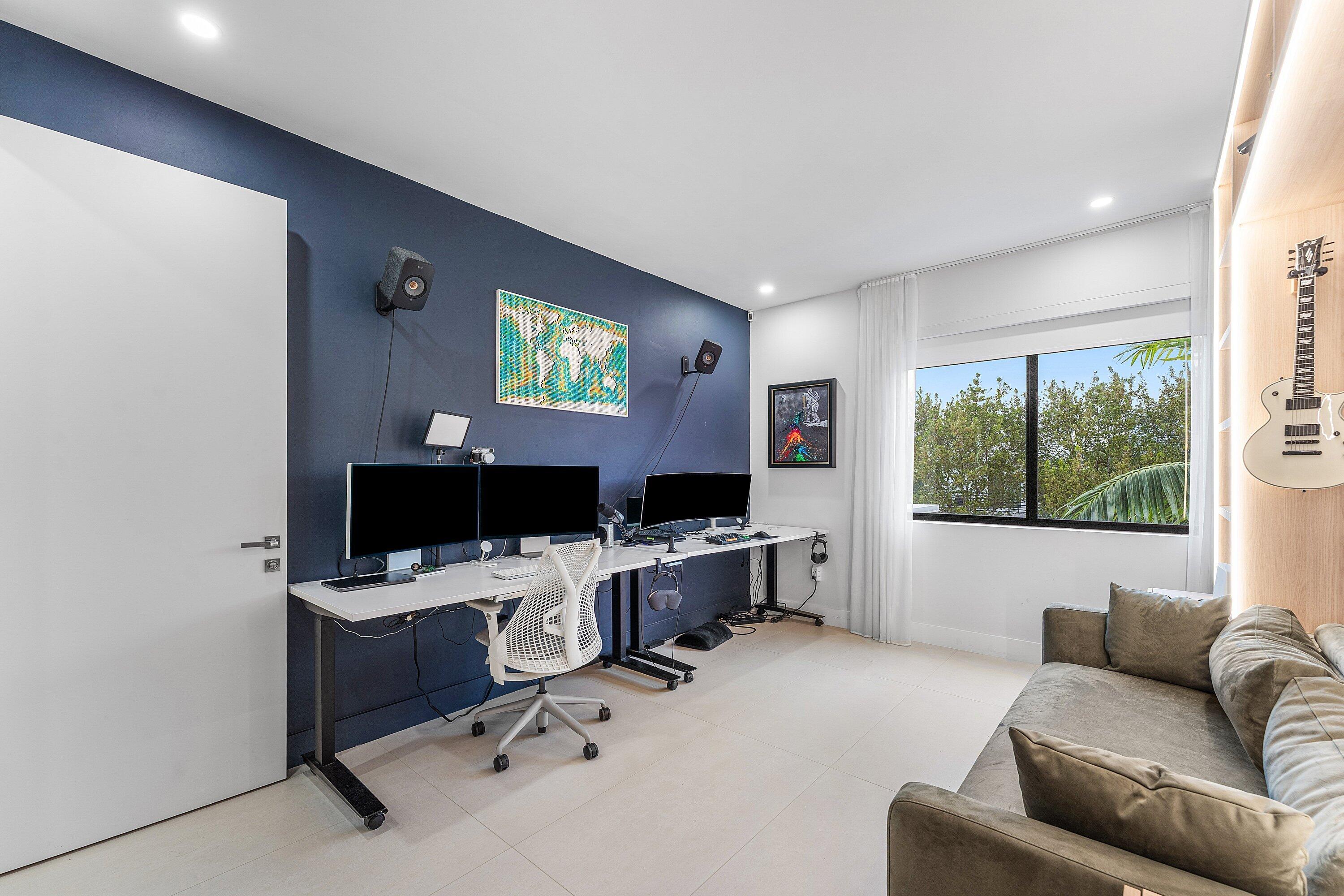 VIA VENTURA NEIGHBORHOOD 1 - Residential Lease