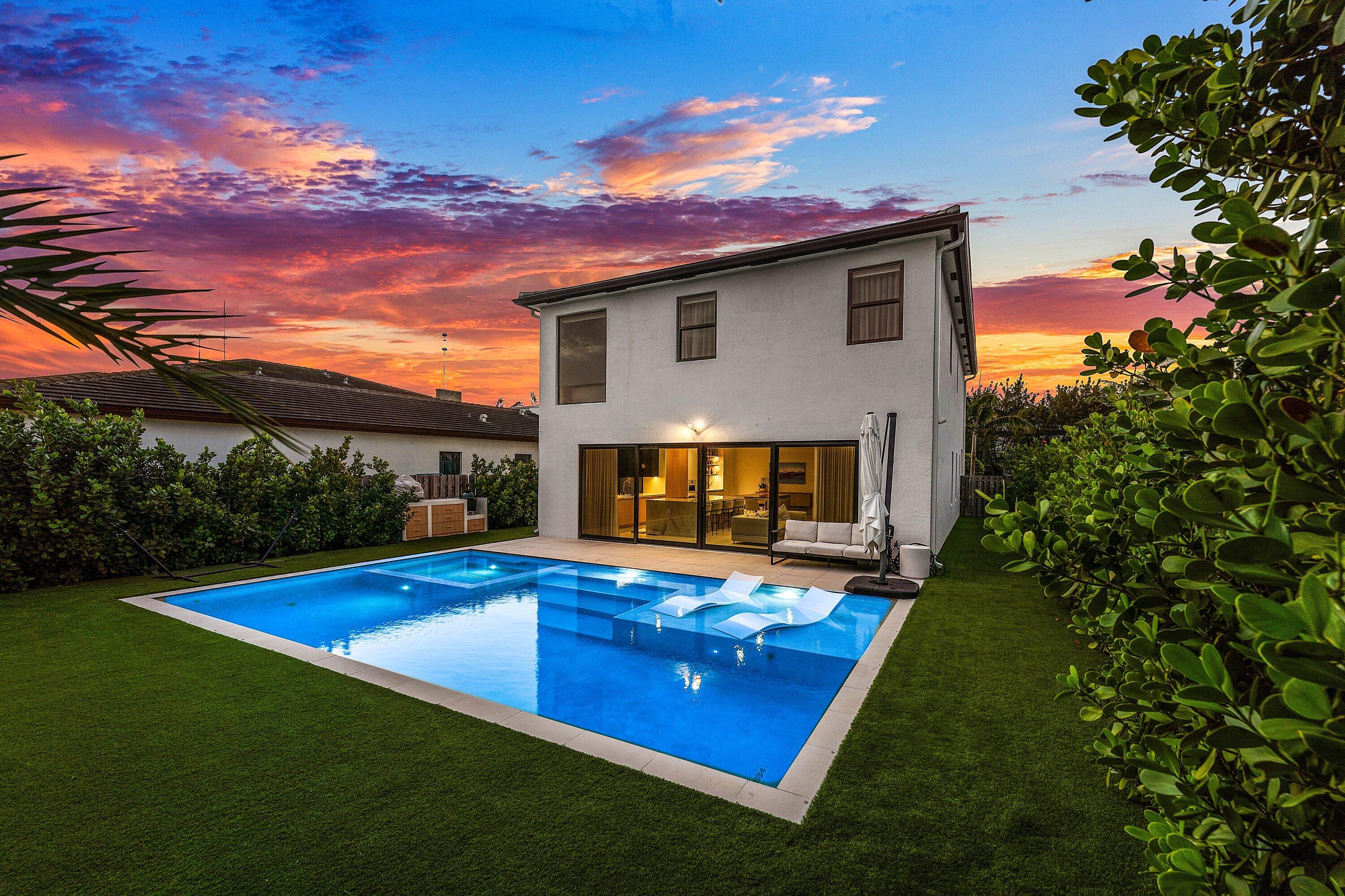 VIA VENTURA NEIGHBORHOOD 1 - Residential Lease