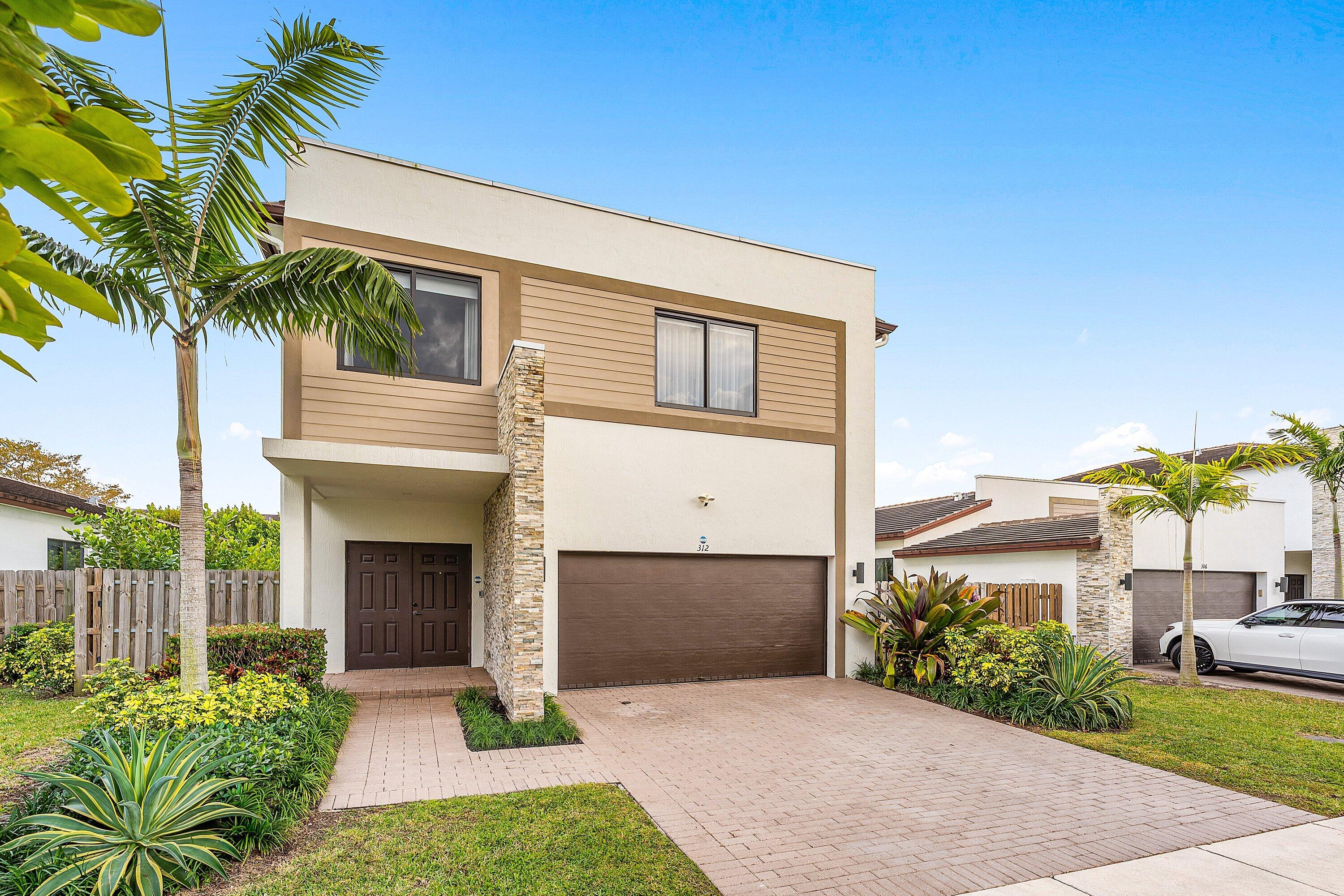 VIA VENTURA NEIGHBORHOOD 1 - Residential Lease