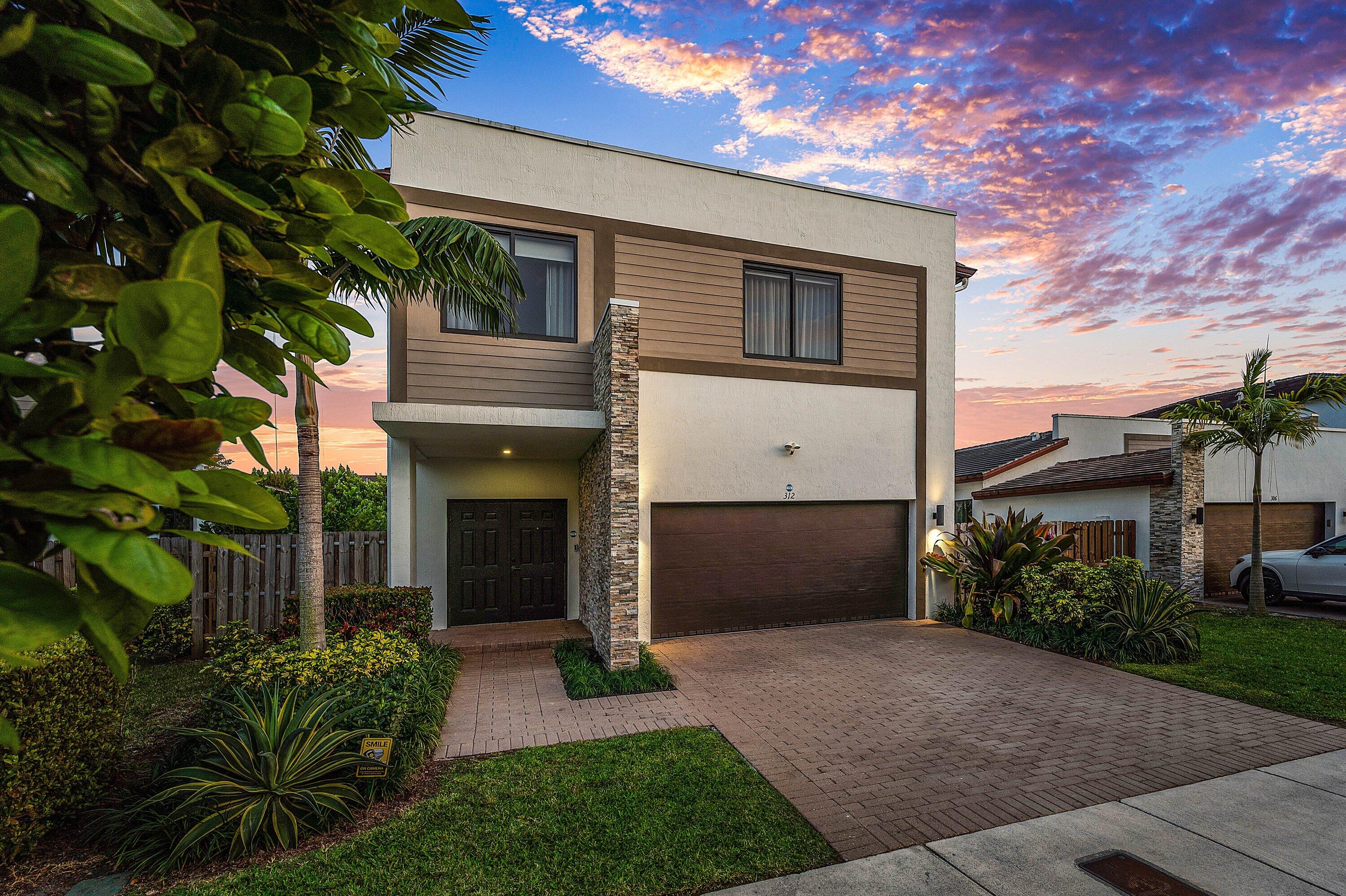 VIA VENTURA NEIGHBORHOOD 1 - Residential Lease