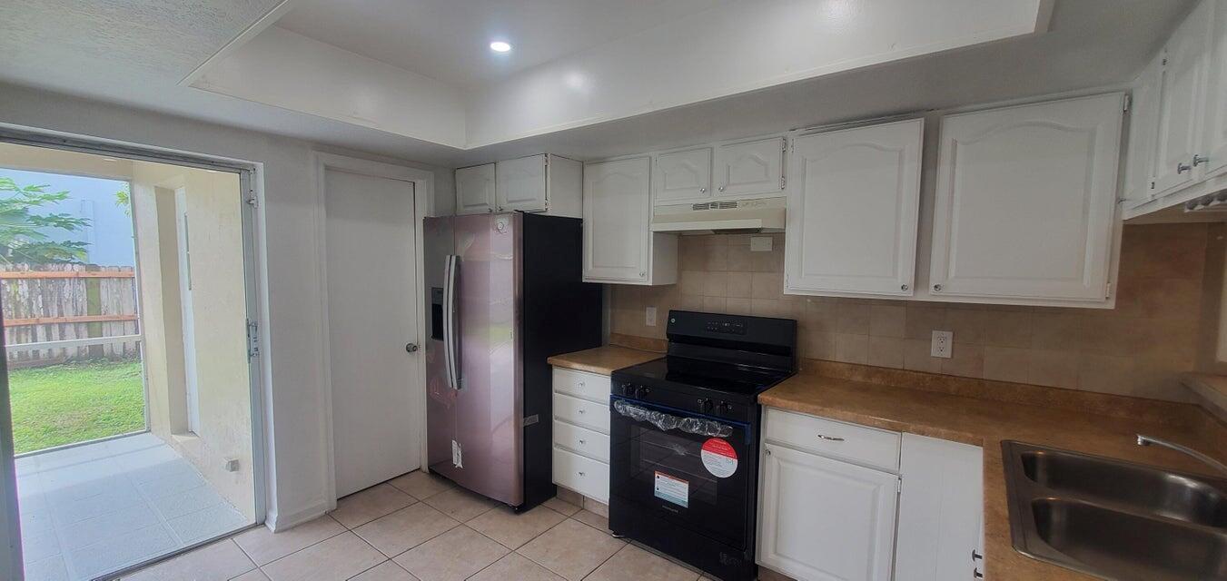 HIGHLAND PINES PL 2 - Residential Lease