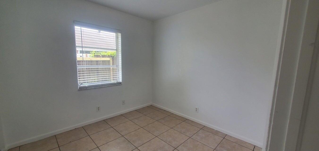 HIGHLAND PINES PL 2 - Residential Lease
