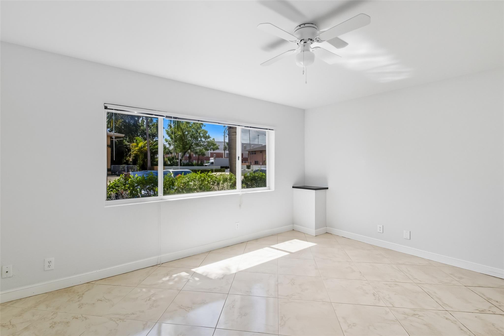 Waterside On The Intracoa - Residential Lease