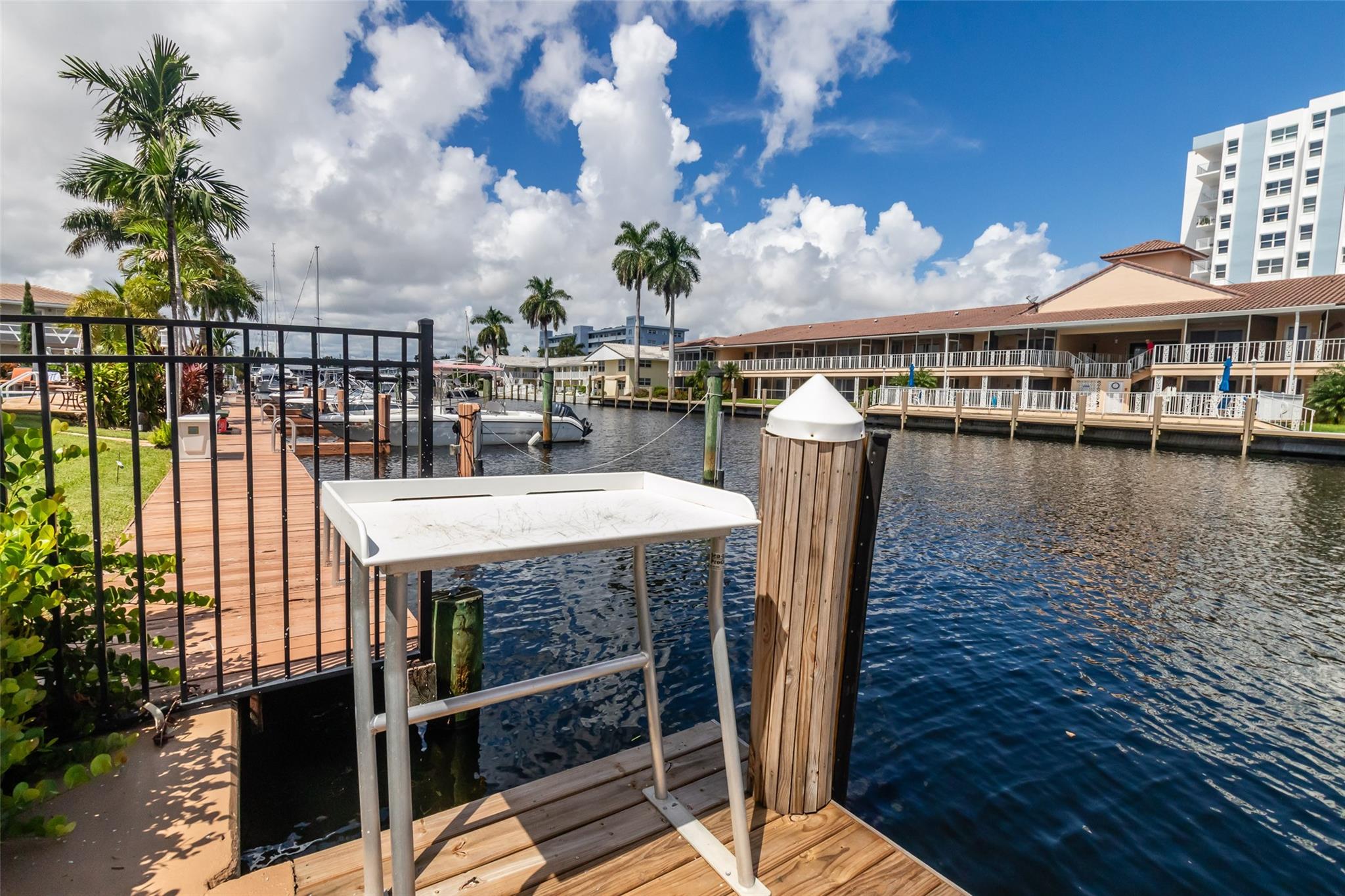 Waterside On The Intracoa - Residential Lease