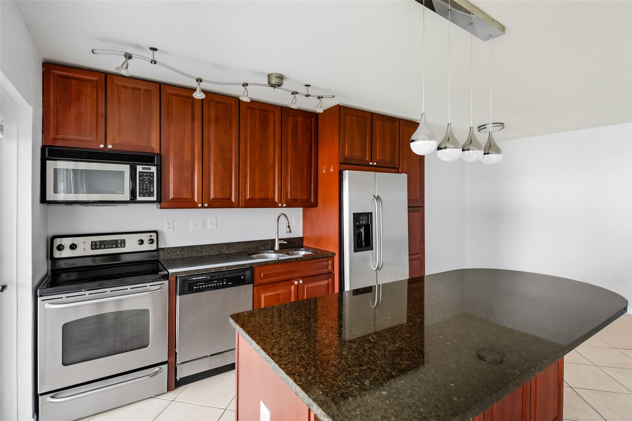 Waterside On The Intracoa - Residential Lease