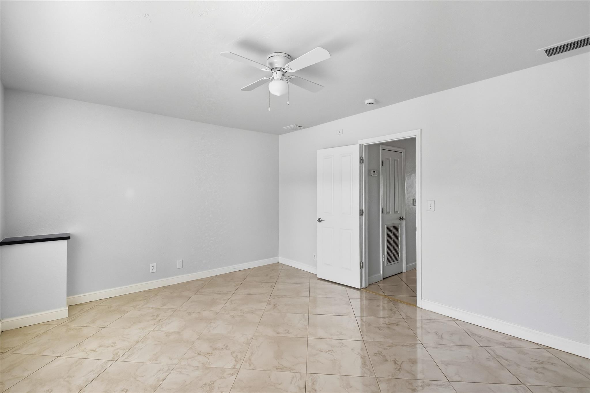 Waterside On The Intracoa - Residential Lease