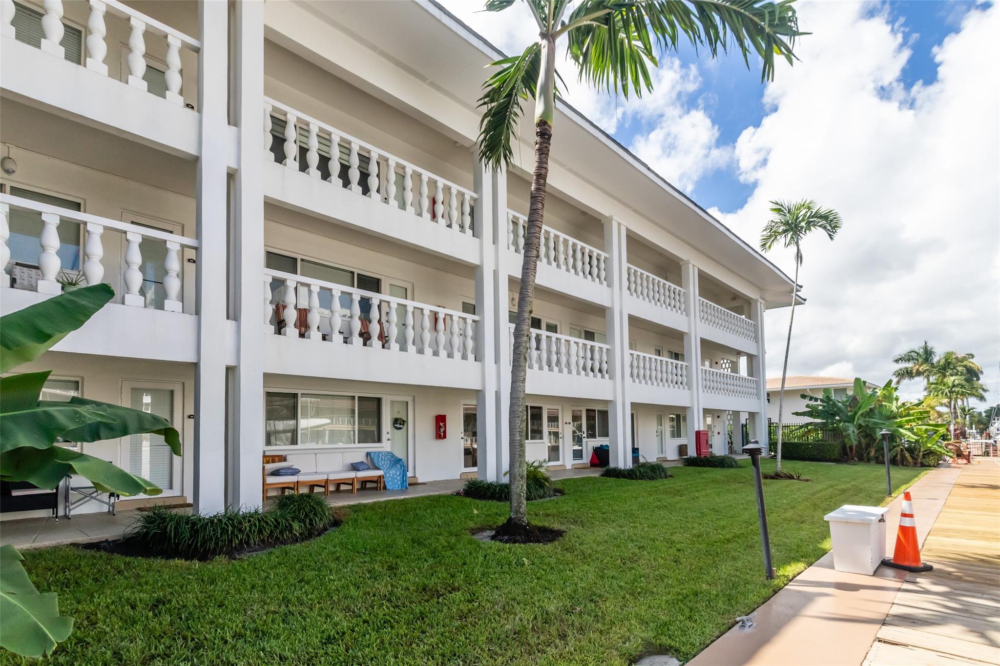 Waterside On The Intracoa - Residential Lease