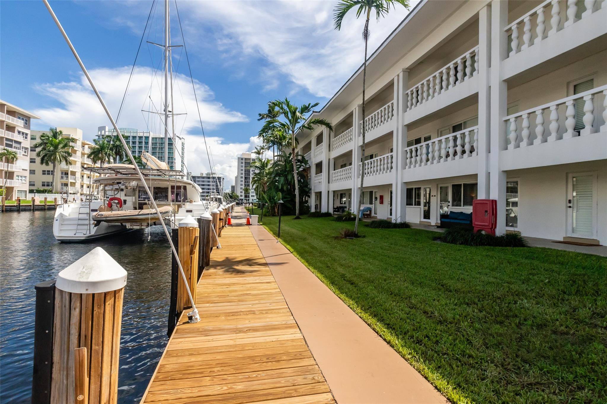 Waterside On The Intracoa - Residential Lease