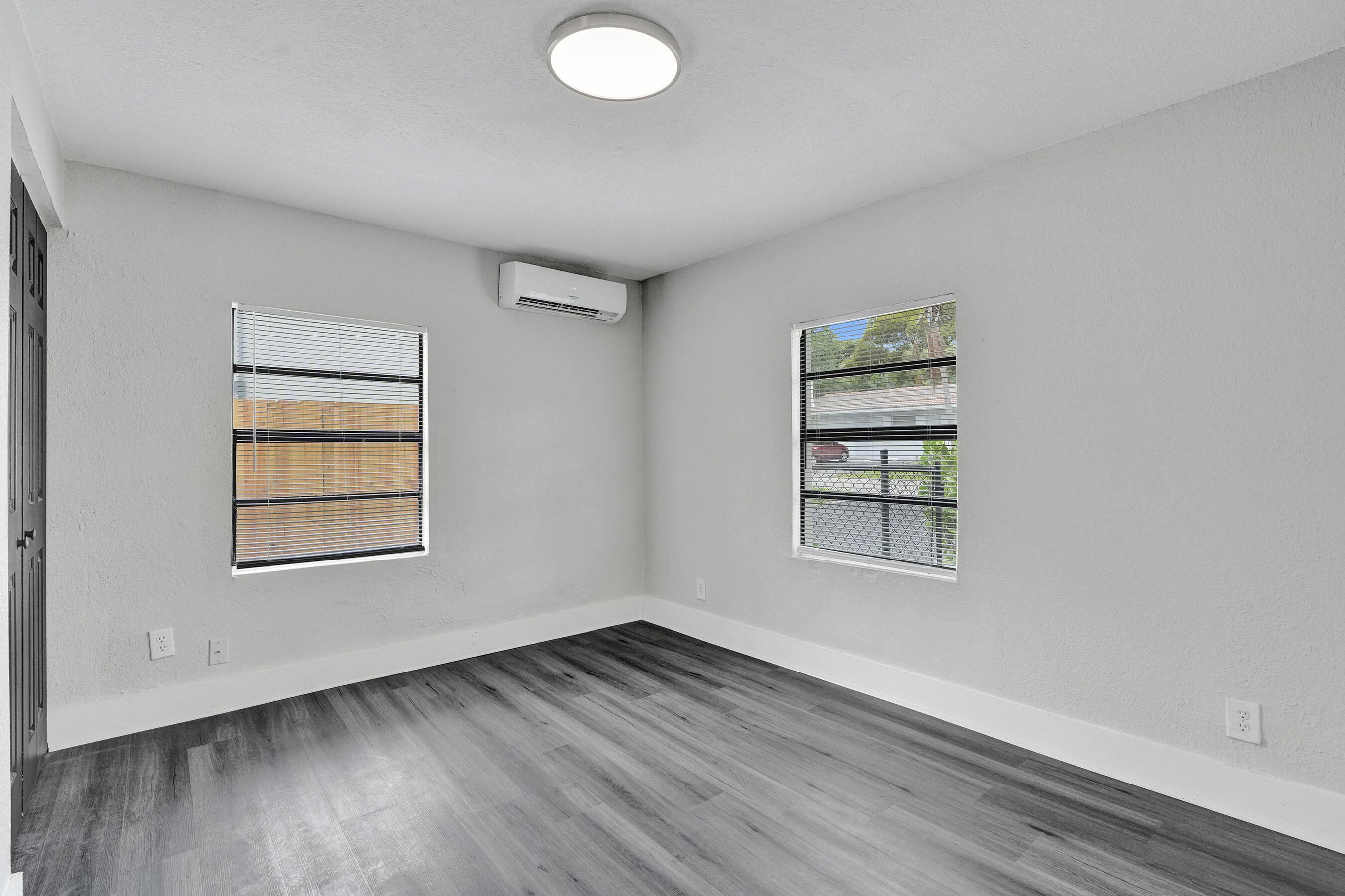 OCEAN WAY PARK - Residential Lease