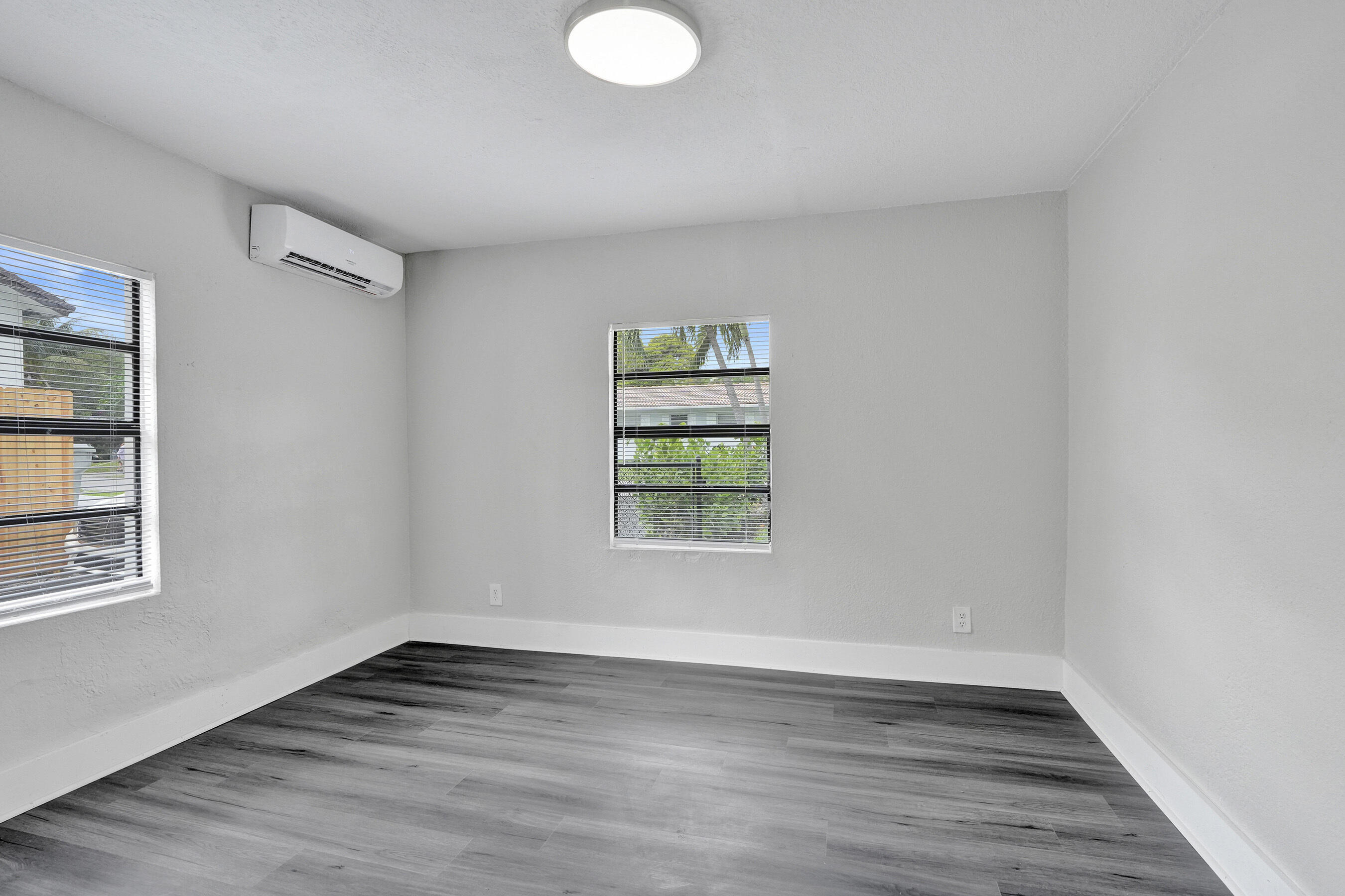 OCEAN WAY PARK - Residential Lease