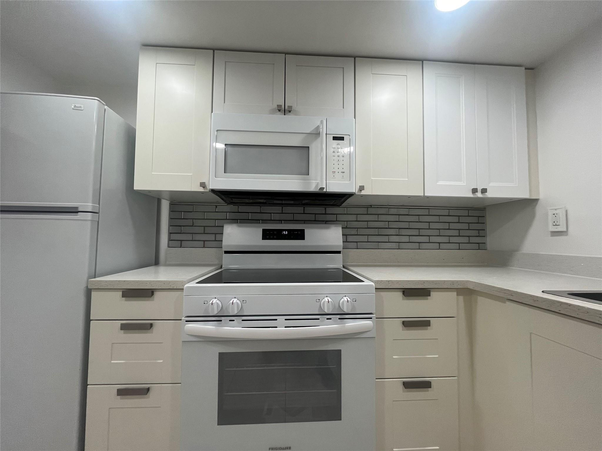 SUNRISE LAKES PHASE III - Residential