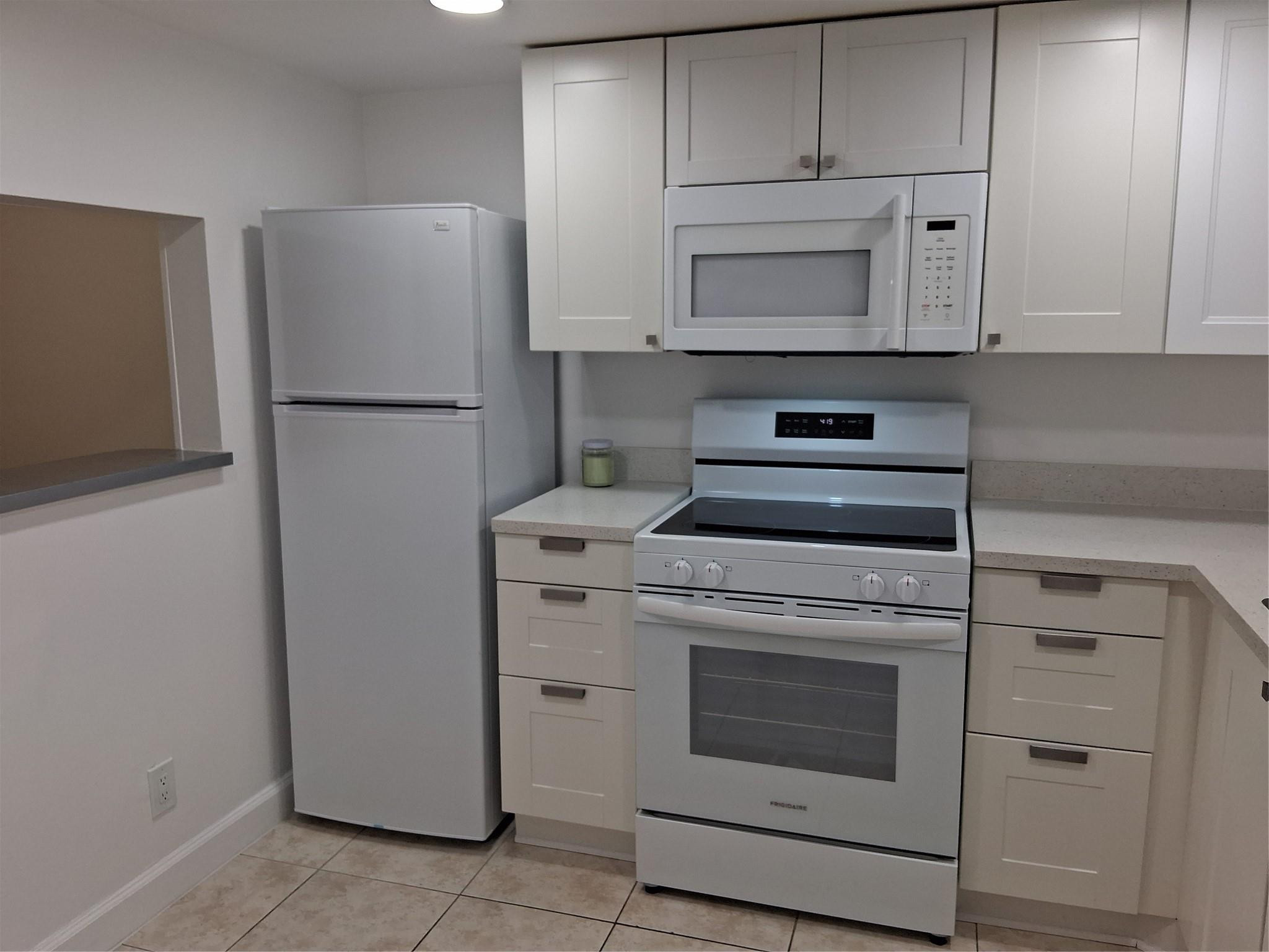 SUNRISE LAKES PHASE III - Residential