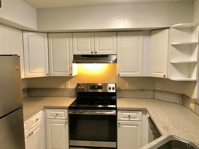 PINE HOLLOW II CONDO - Residential Lease