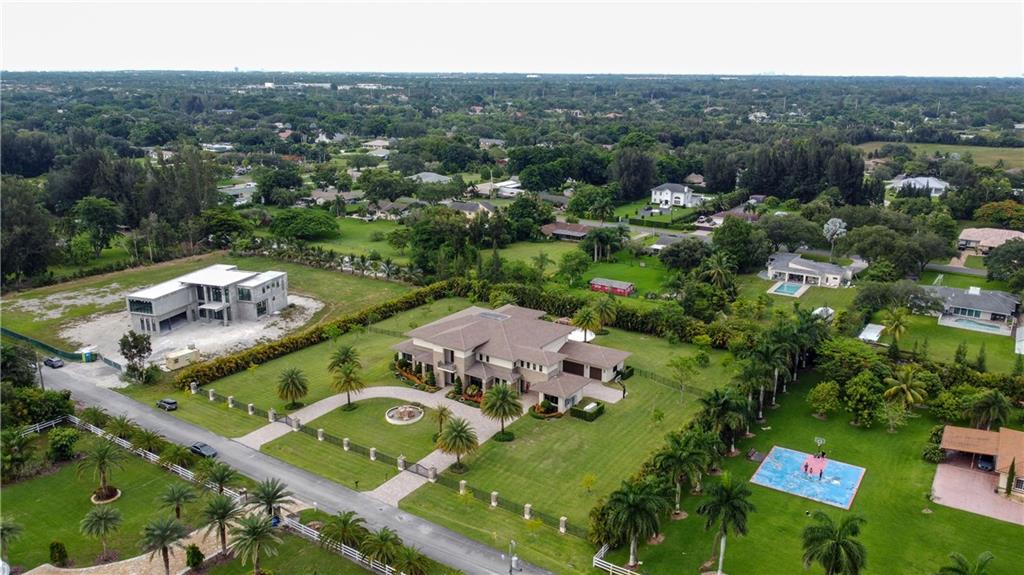 198 Terrace 128-26 B - Residential