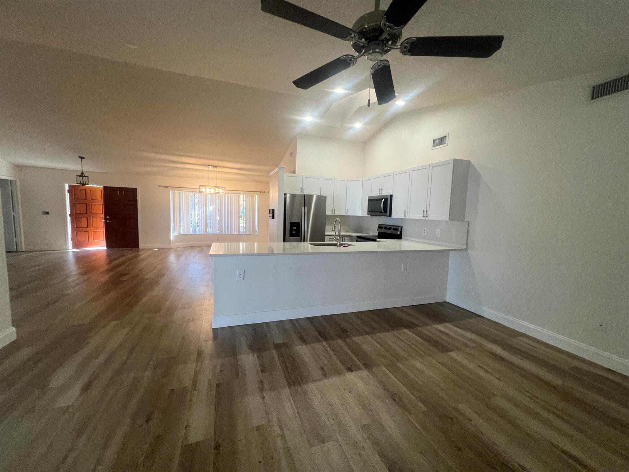 GREENVIEW SHORES 2 OF WEL - Residential