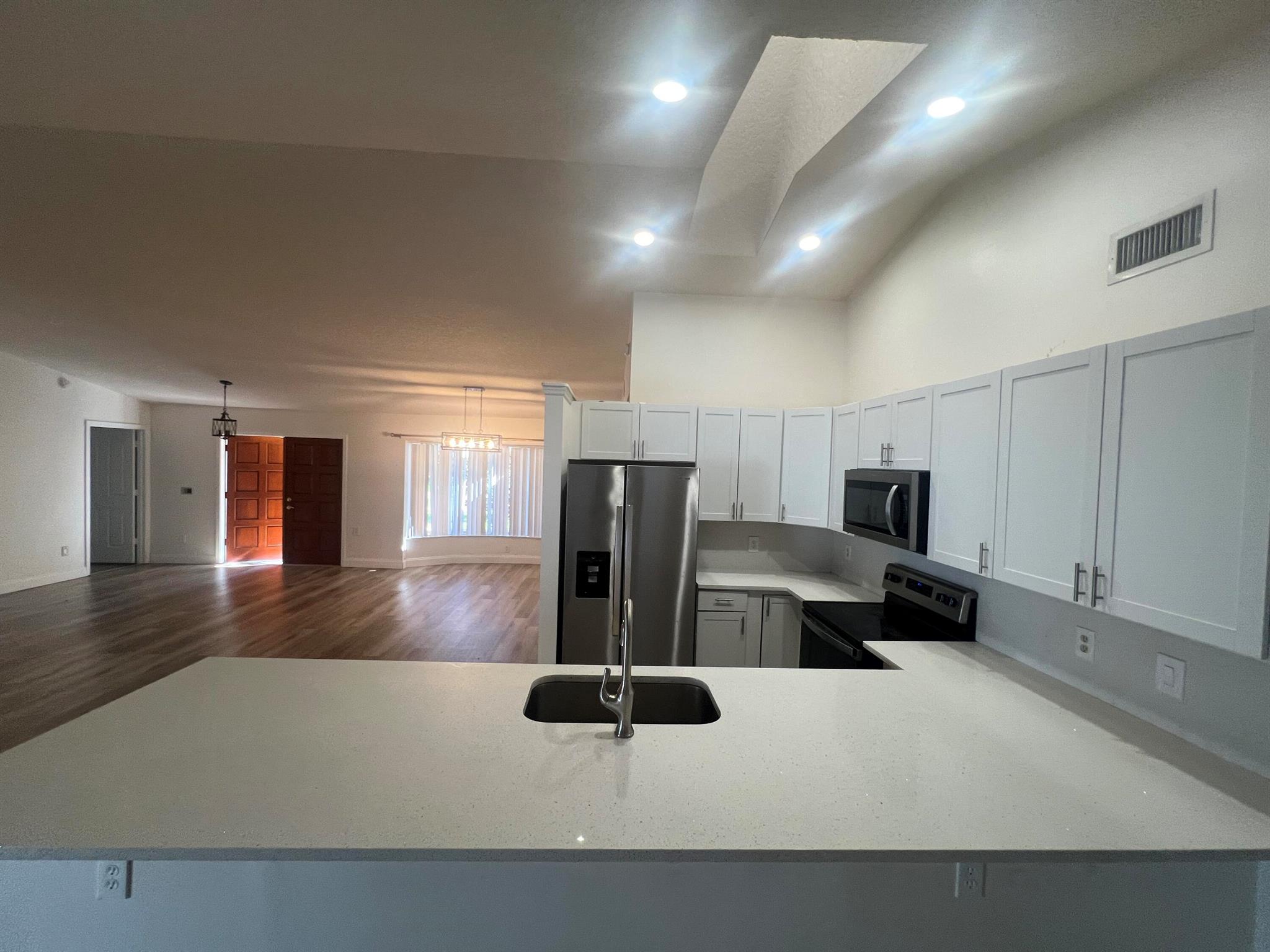 GREENVIEW SHORES 2 OF WEL - Residential