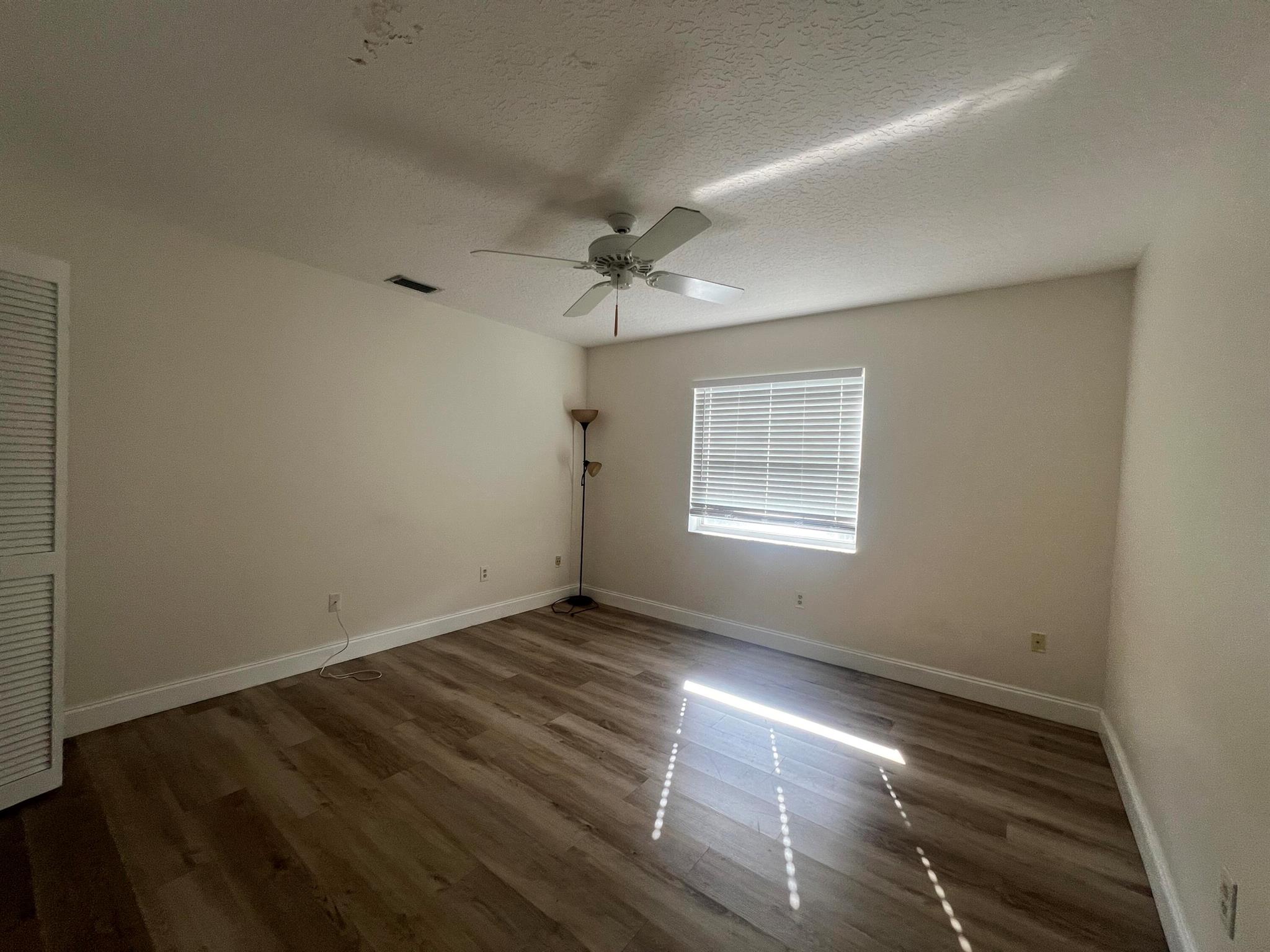 GREENVIEW SHORES 2 OF WEL - Residential