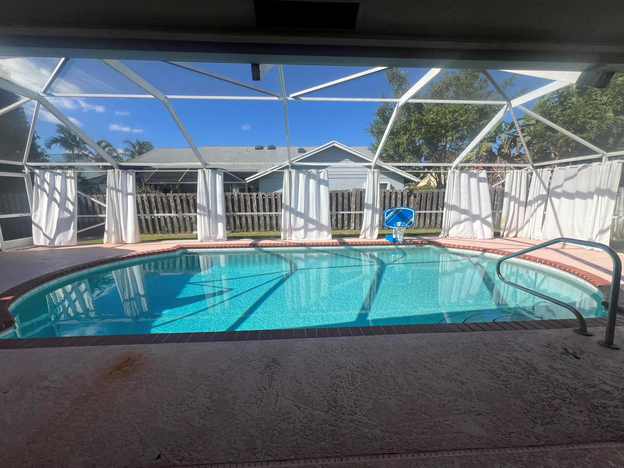 GREENVIEW SHORES 2 OF WEL - Residential