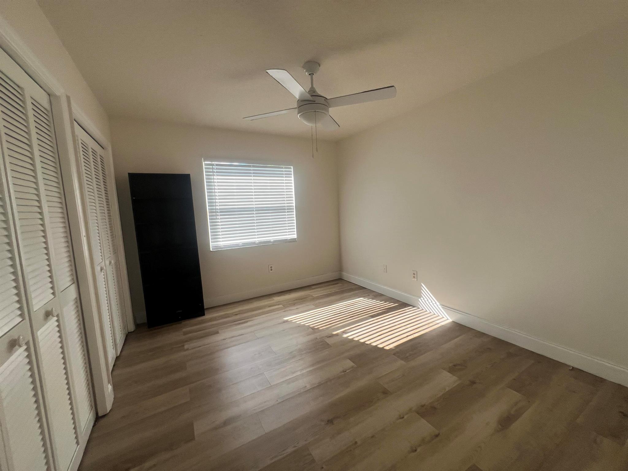 GREENVIEW SHORES 2 OF WEL - Residential