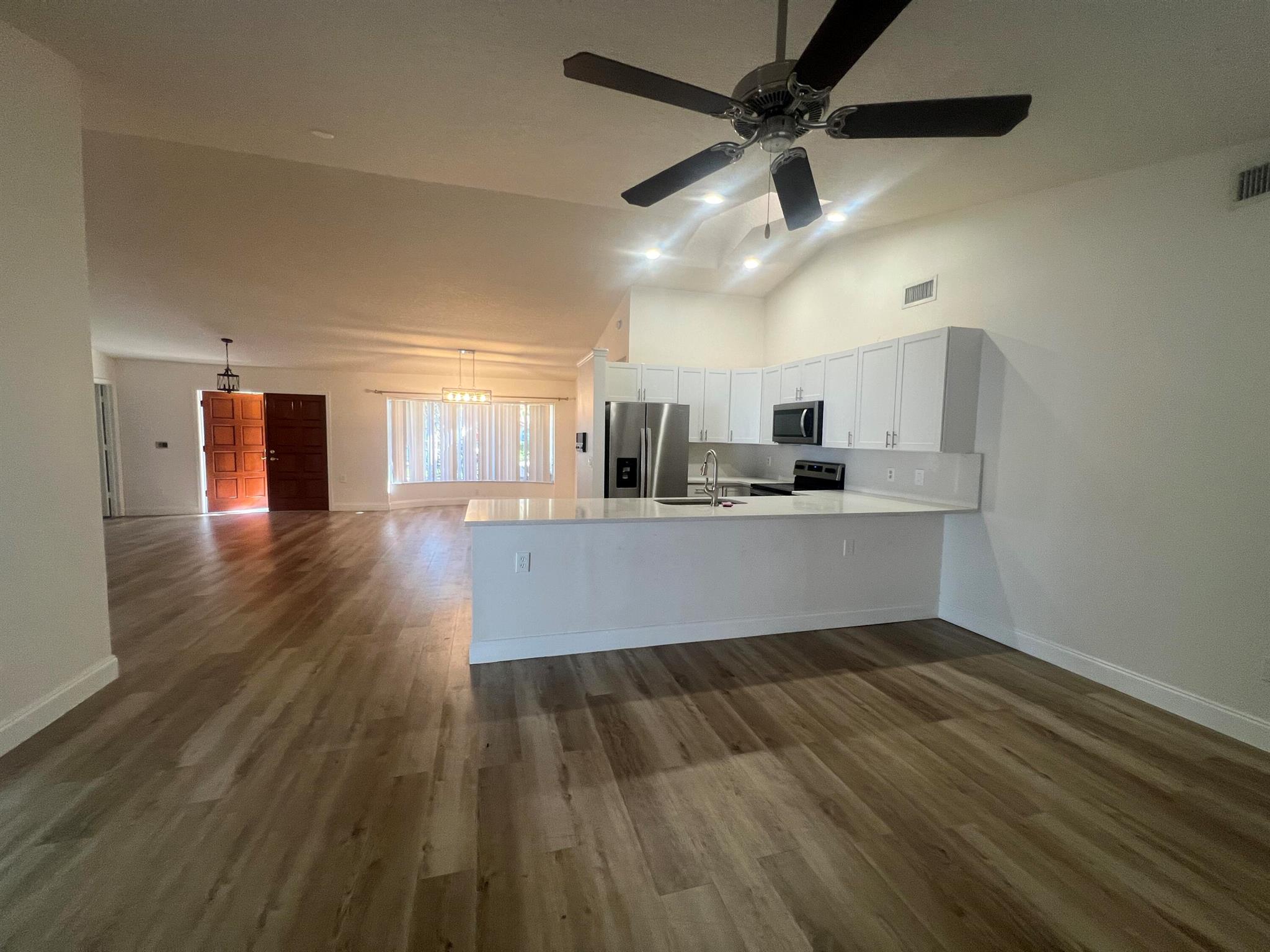 GREENVIEW SHORES 2 OF WEL - Residential