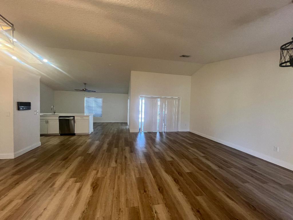 1655 Farmington Circle