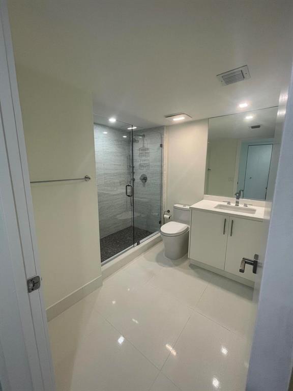 LAKEWOOD MIDRISE CONDO - Residential