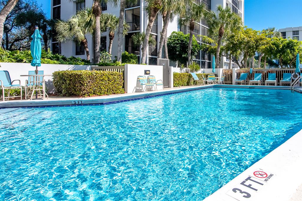 LAKEWOOD MIDRISE CONDO - Residential