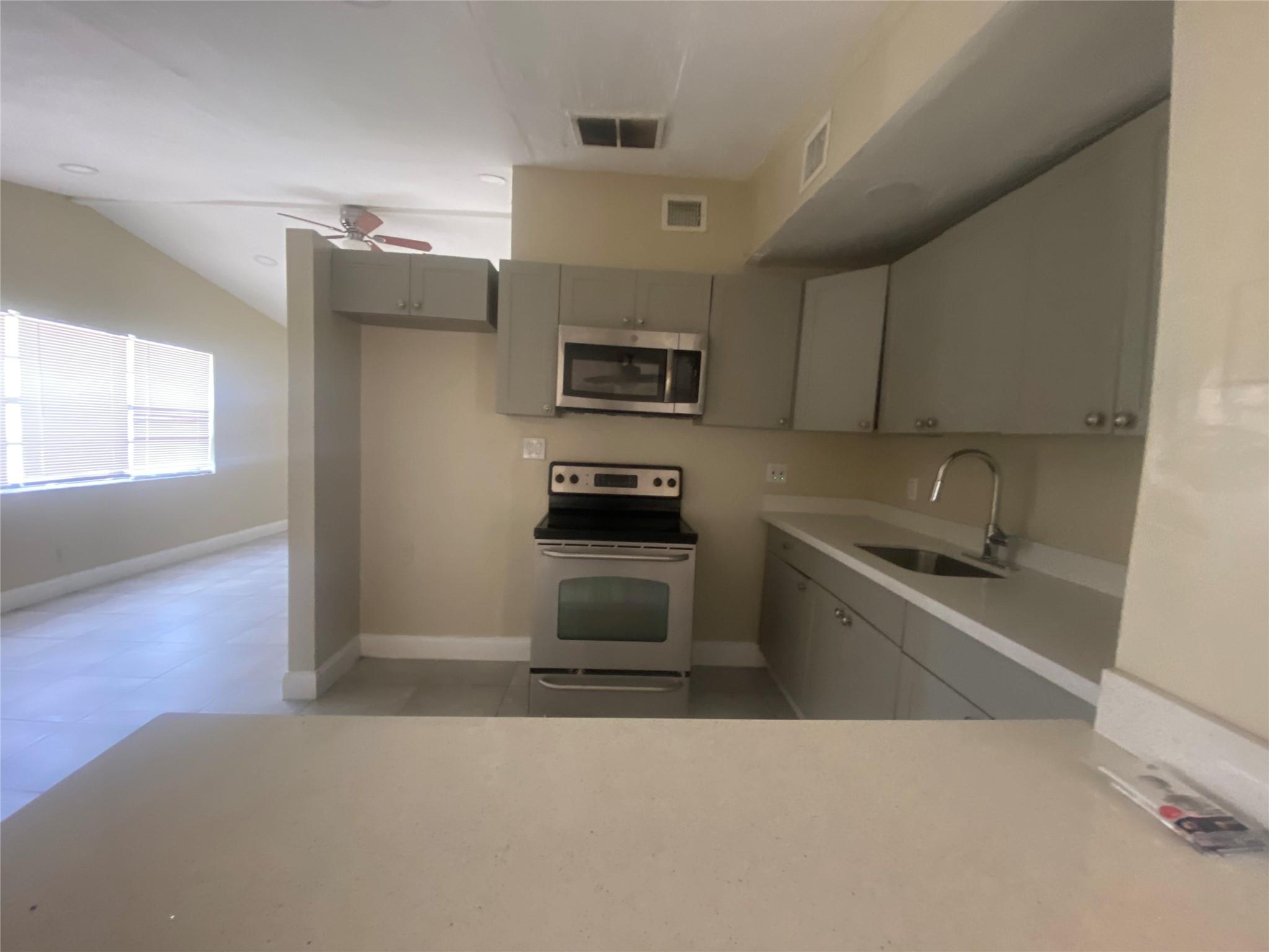 Lauderdale Manors Amd - Residential