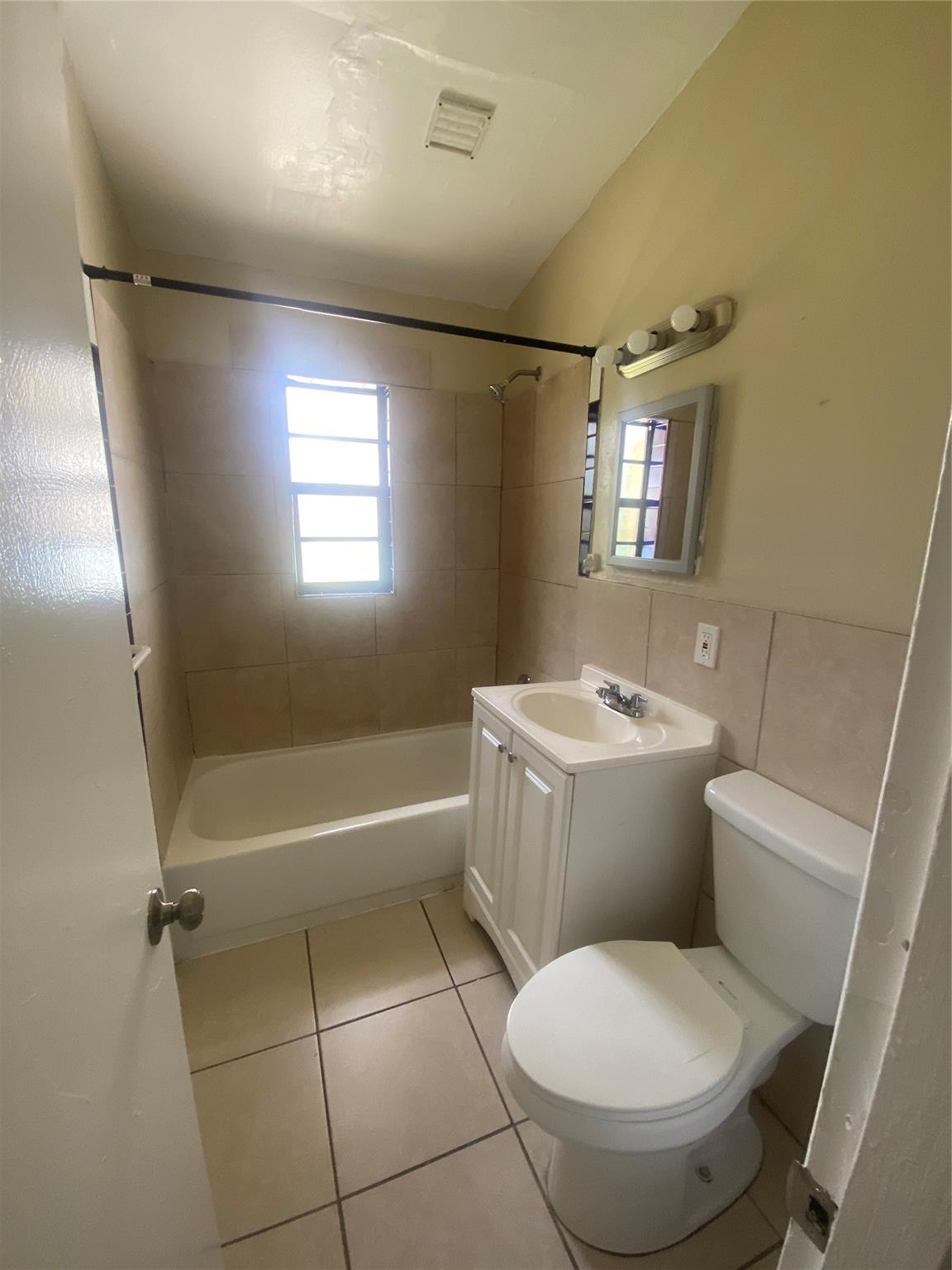 Lauderdale Manors Amd - Residential