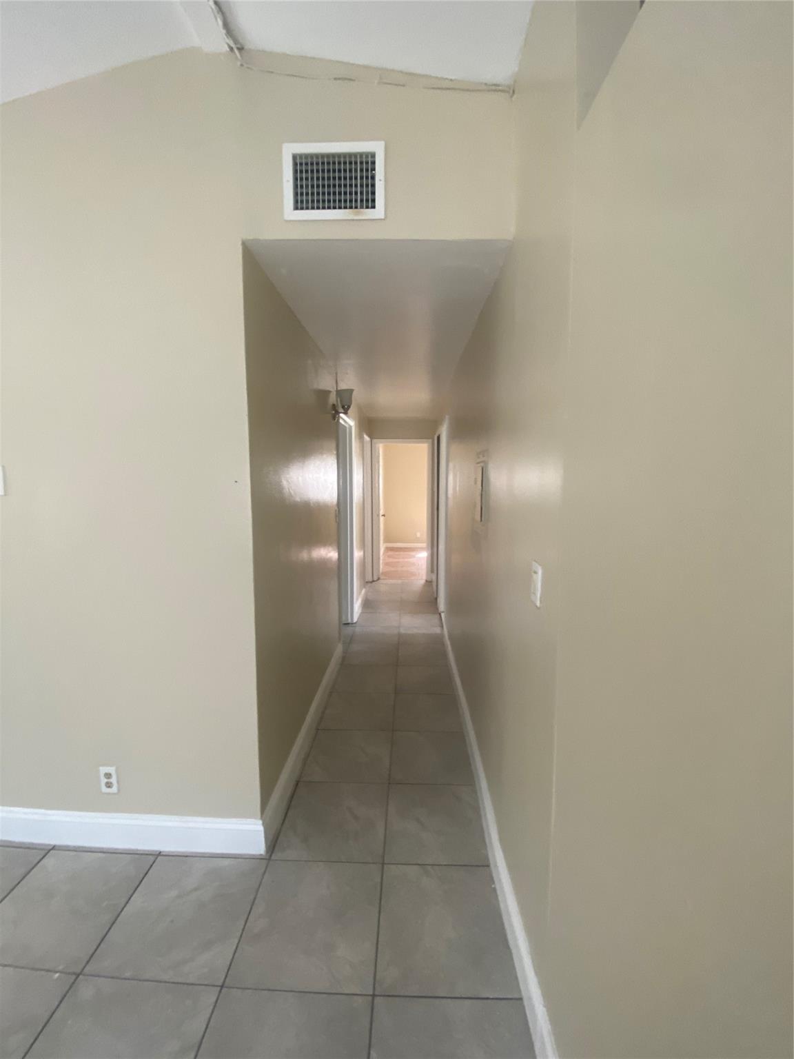 Lauderdale Manors Amd - Residential