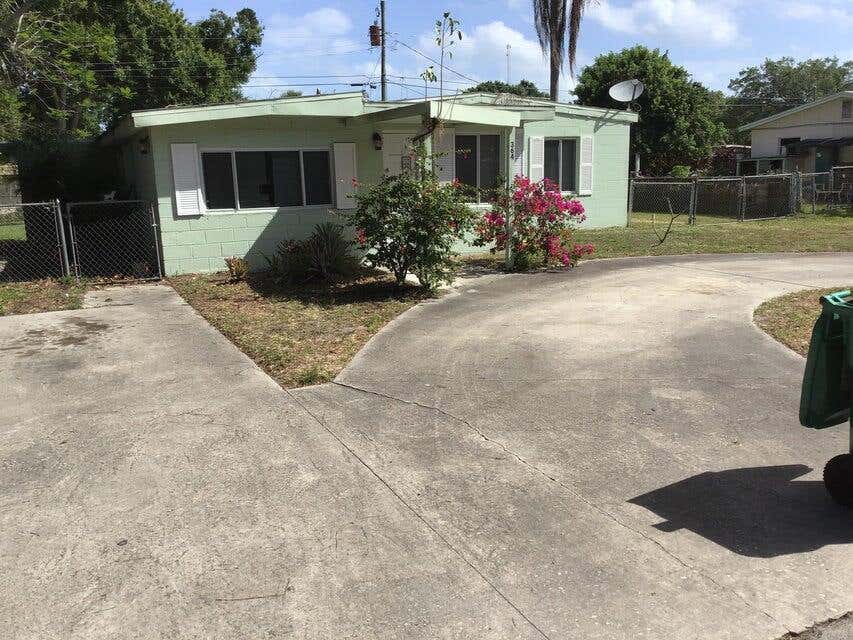 Photo of 364 Johnston Street, Fort Pierce, FL 34982 (MLS # B26050535)