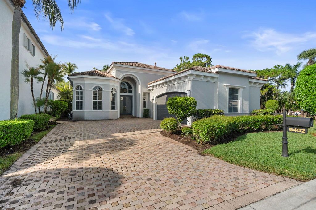 Photo of 6402 Via Venetia N, Delray Beach, FL 33484 (MLS # R11004750)