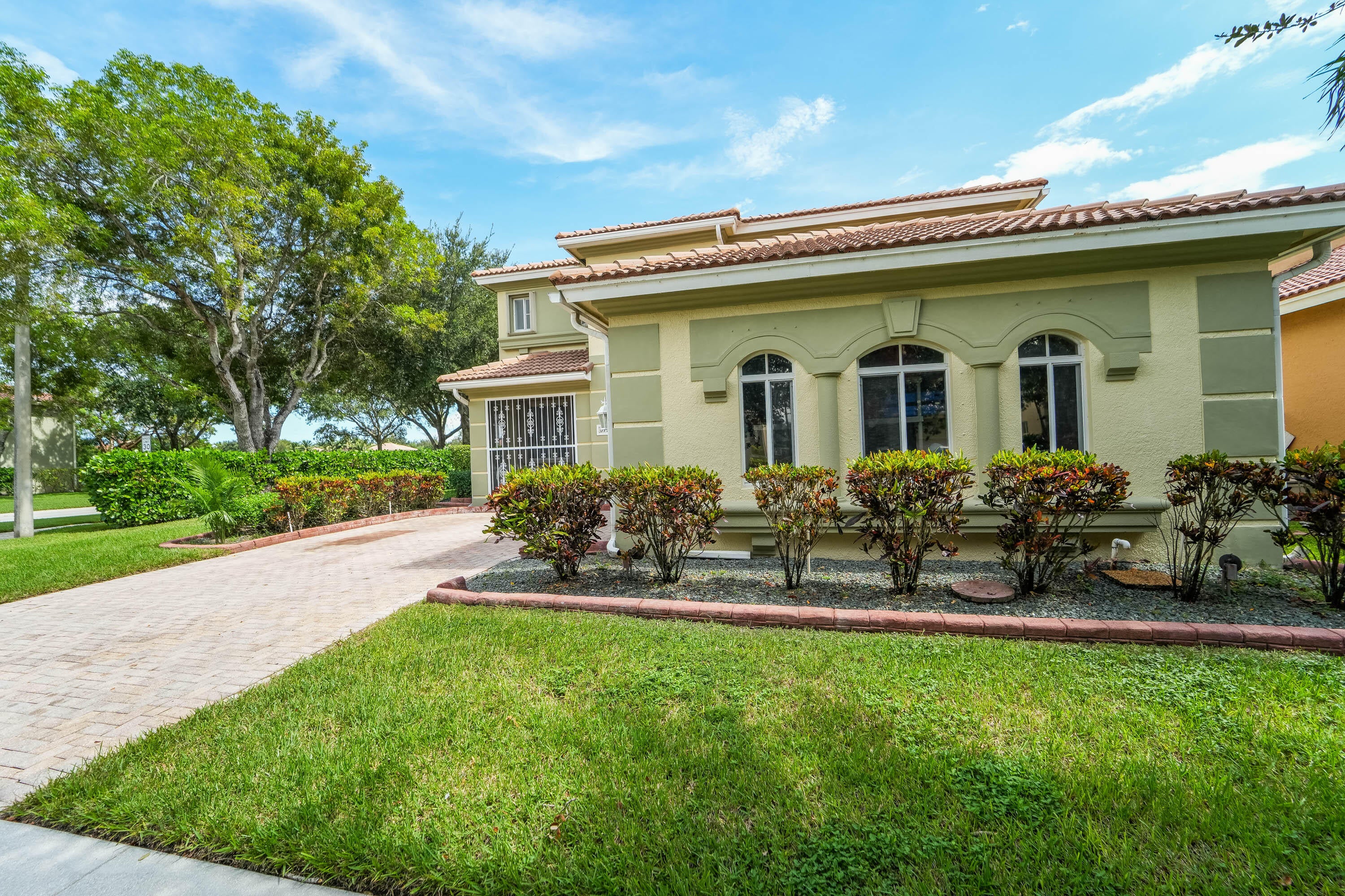 672 GAZETTA Way
