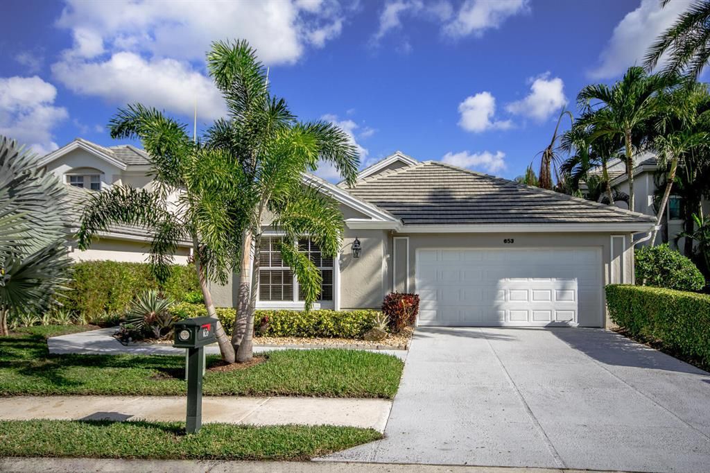 Photo of 653 Masters Way, Palm Beach Gardens, FL 33418 (MLS # R10764525)