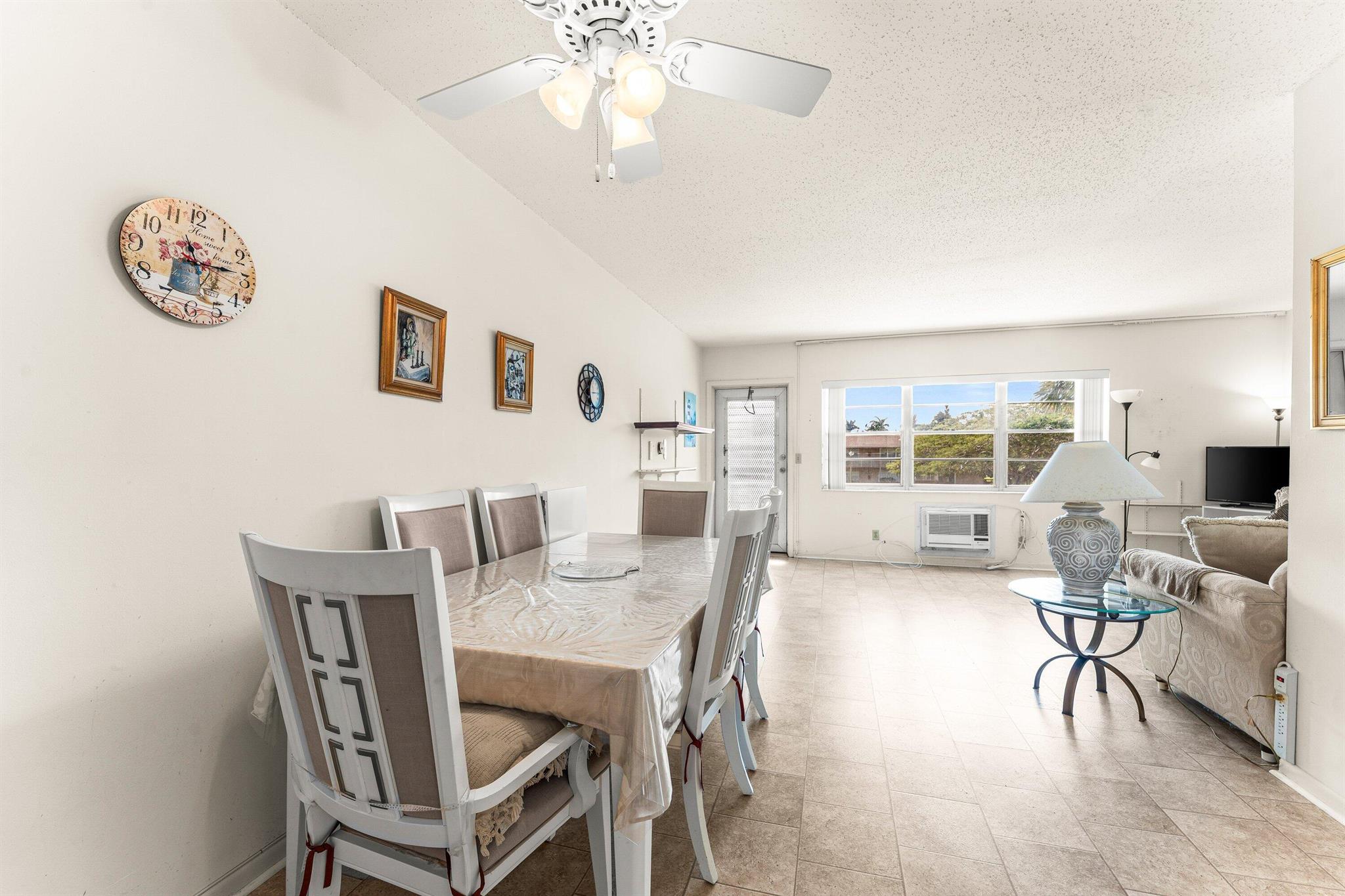 View photos, virtual tours, details... 87 Salisbury D