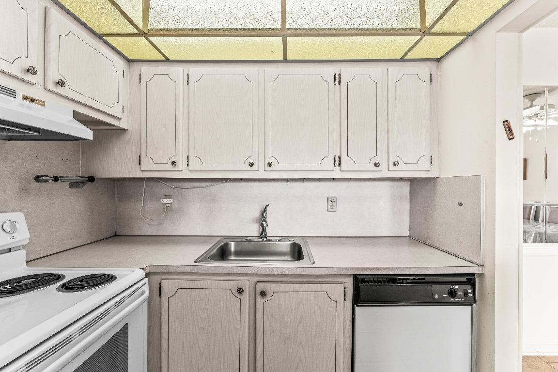 SALISBURY CONDOS - Residential