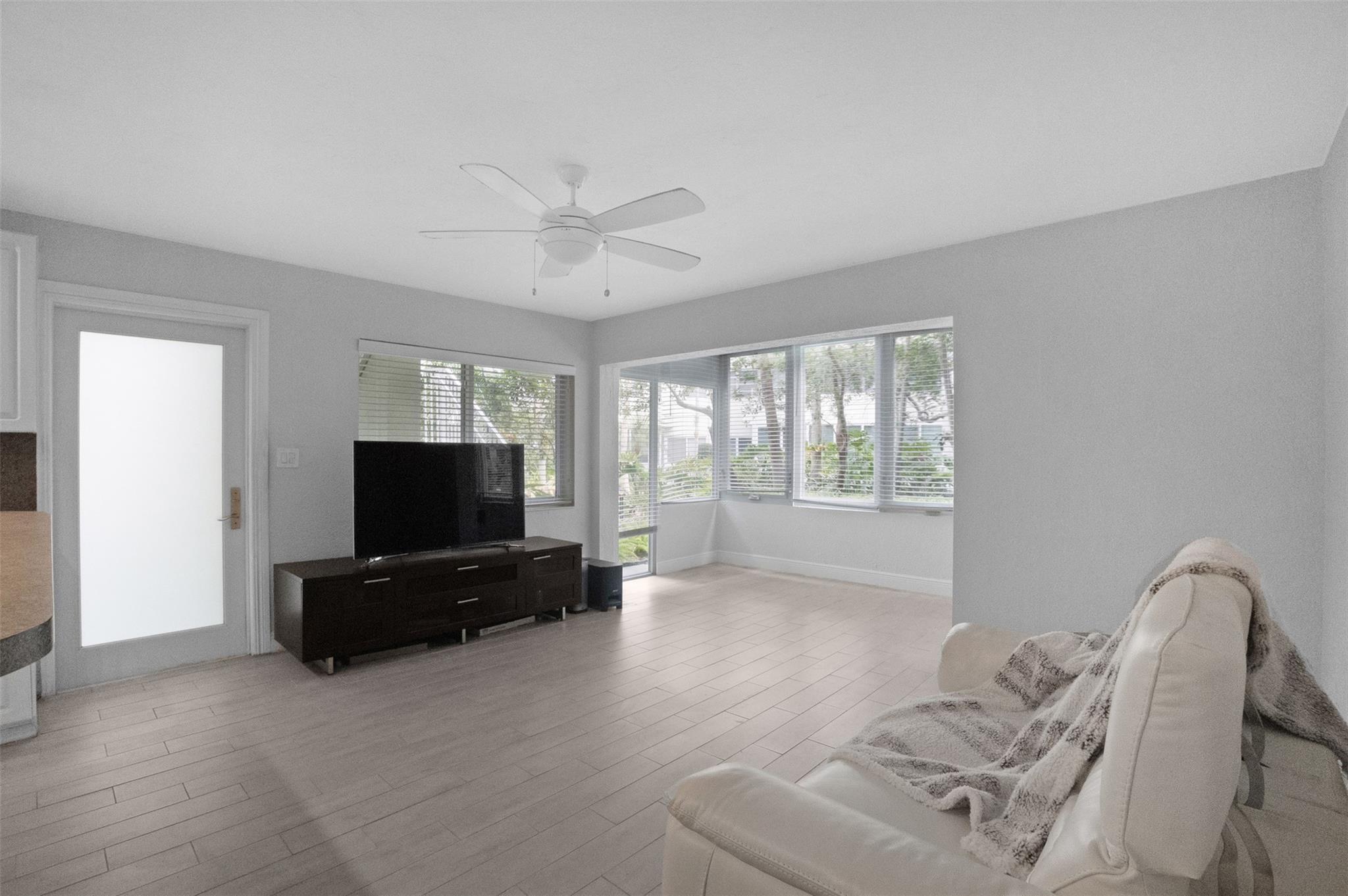 1000 SE 4th St 127