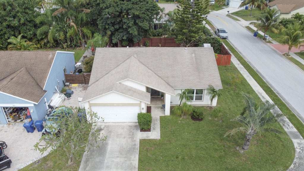 Photo of 107 Greenbriar Drive, Jupiter, FL 33458 (MLS # R10942511)