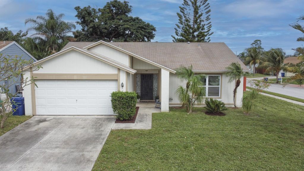 Photo of 107 Greenbriar Drive, Jupiter, FL 33458 (MLS # R10942511)