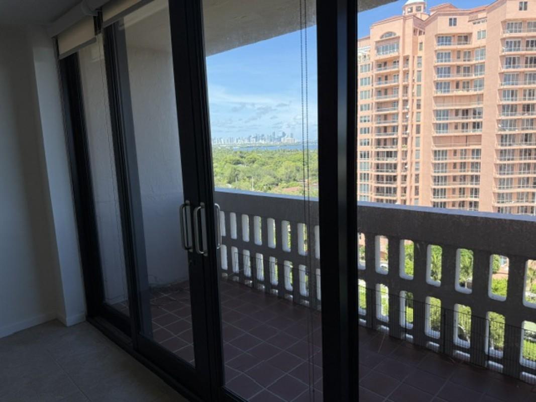 90 Edgewater Drive 1218