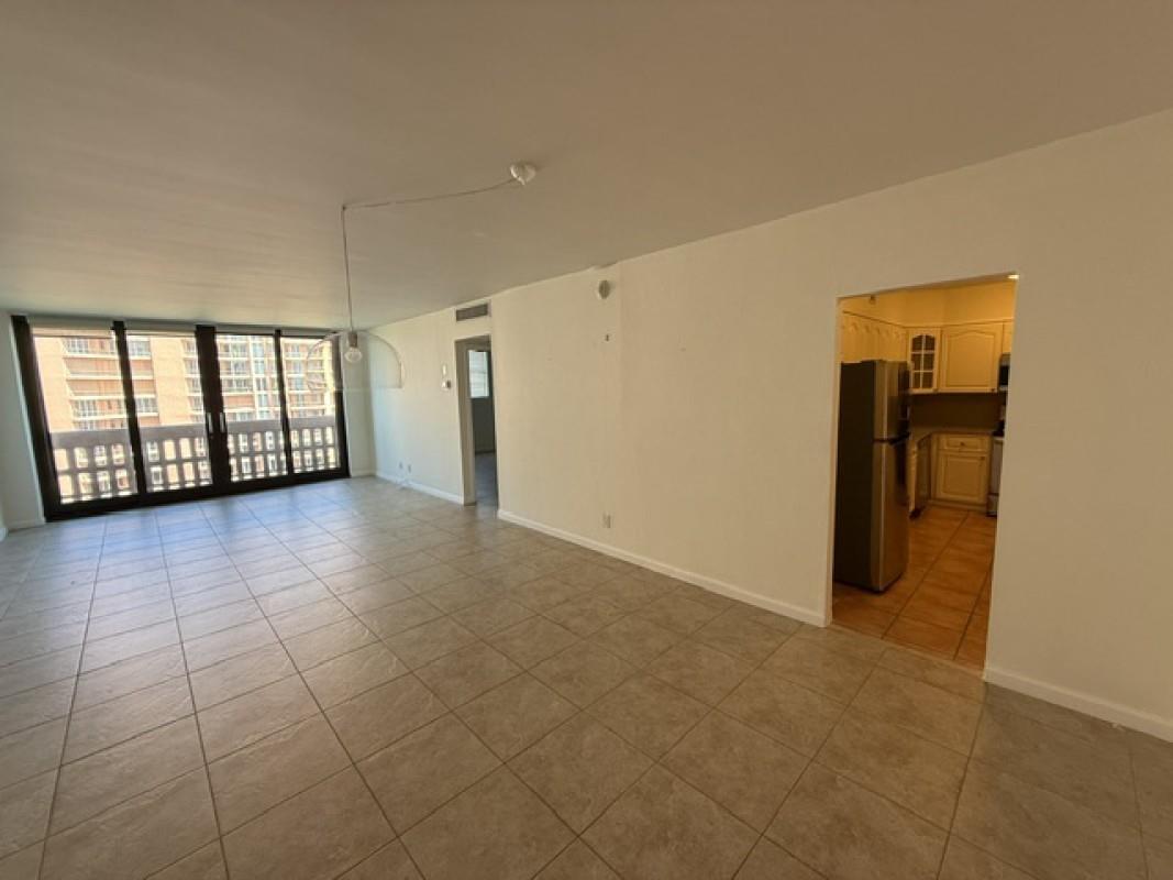 90 Edgewater Drive 1218