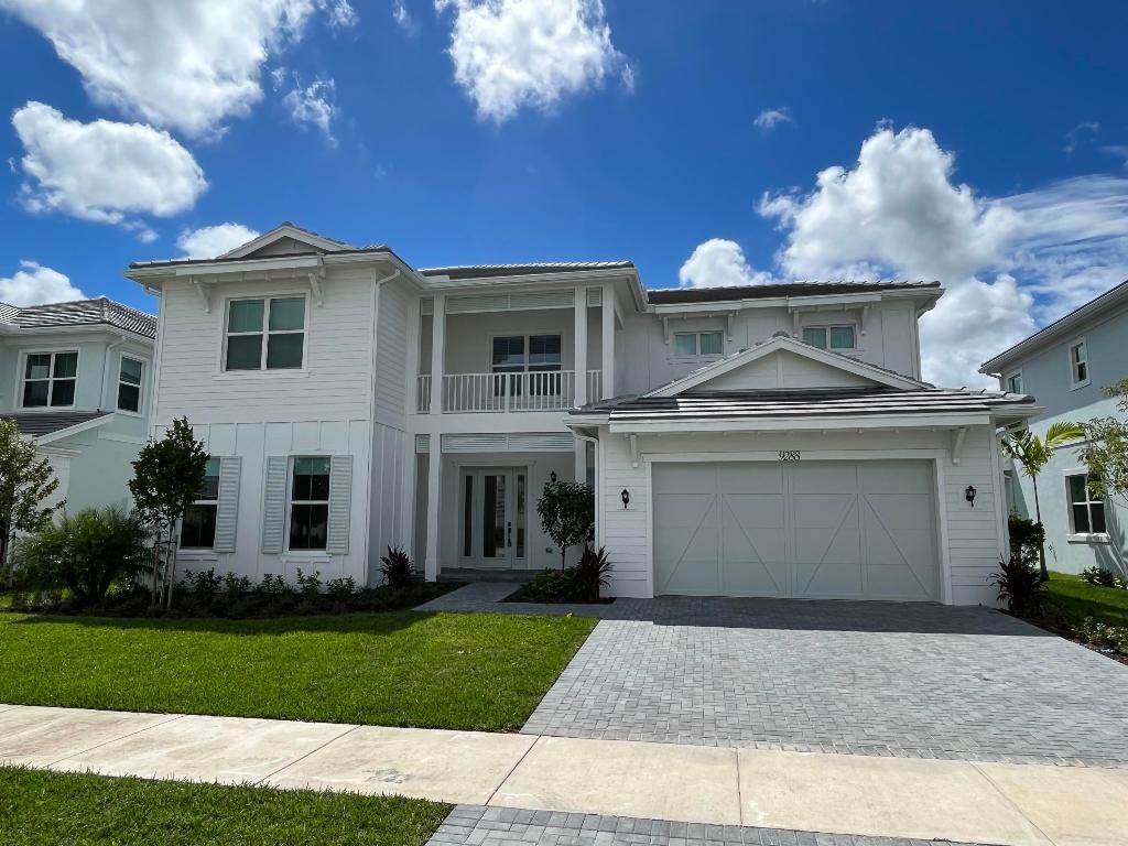 Photo of 9288 Crestview Circle, Palm Beach Gardens, FL 33412 (MLS # R10922282)